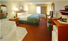 Accommodation in Louisville CO - Quality Inn Denver Boulder Turnpike King Jacuzzi Accommodation
